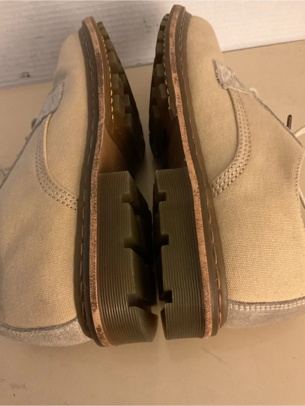 Dr. Martens men’s tan canvas suede Oxford shoes US 13
